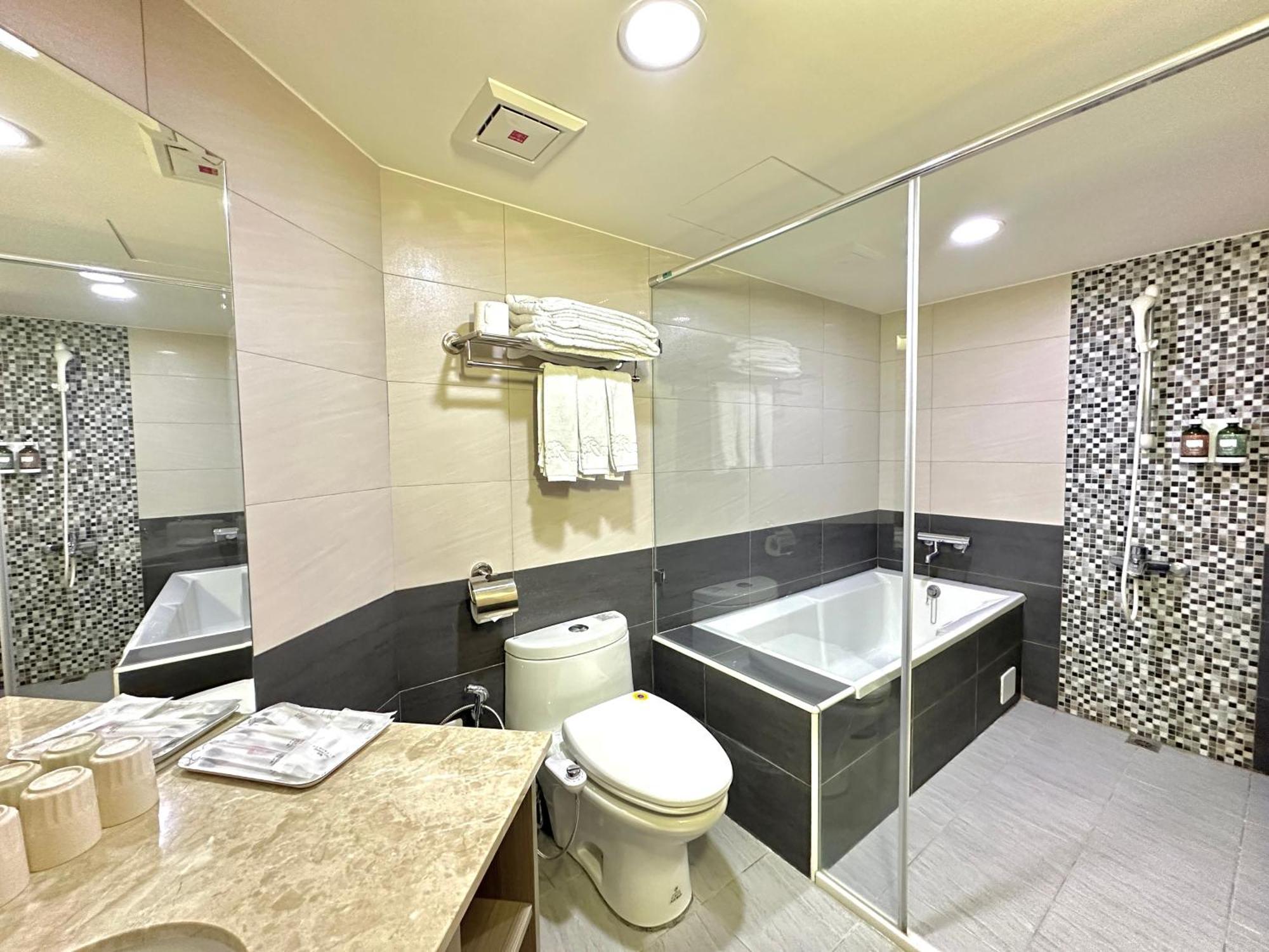 Mei Hotel Đài Trung Ngoại thất bức ảnh